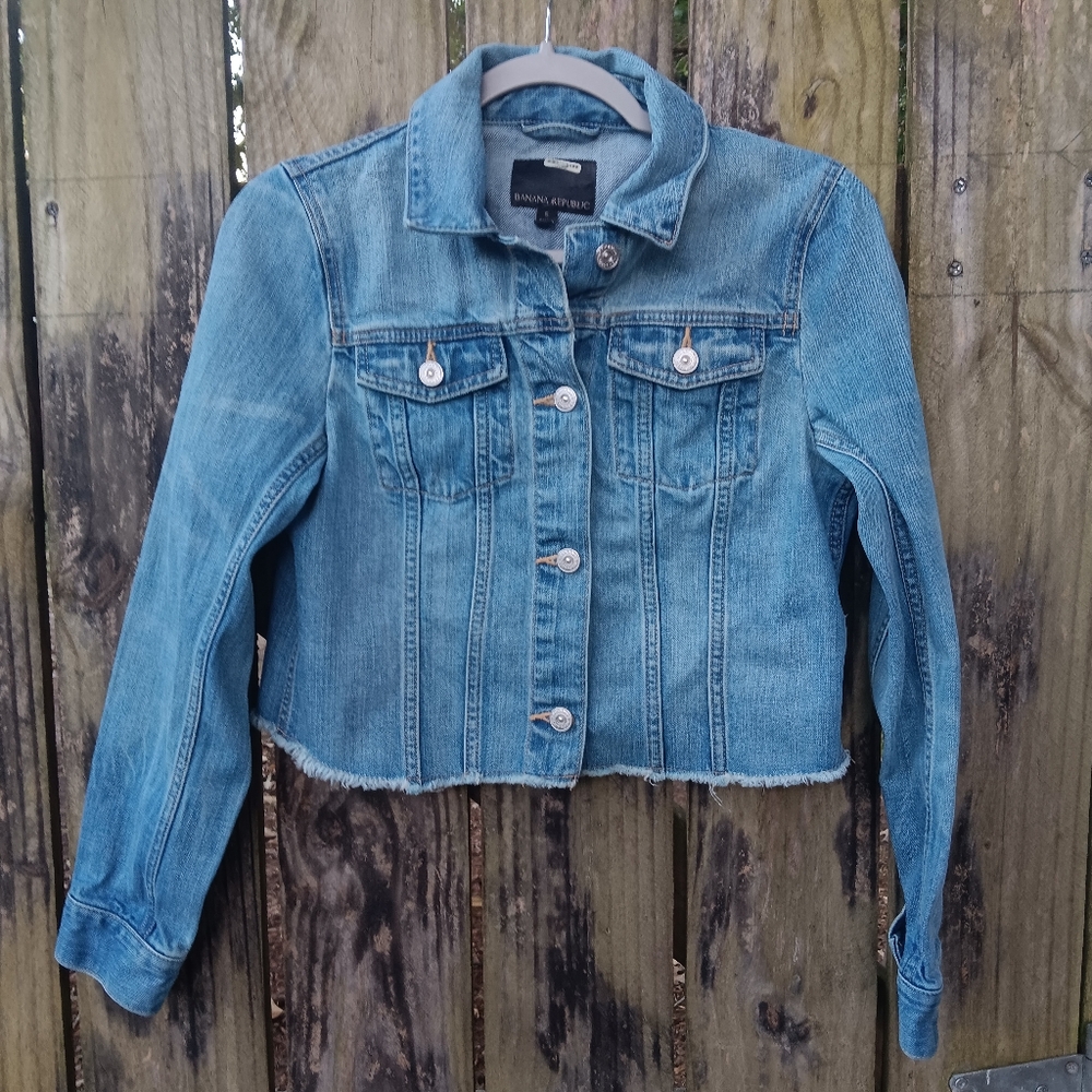 BANANA REPUBLIC Cropped Denim Jacket S
